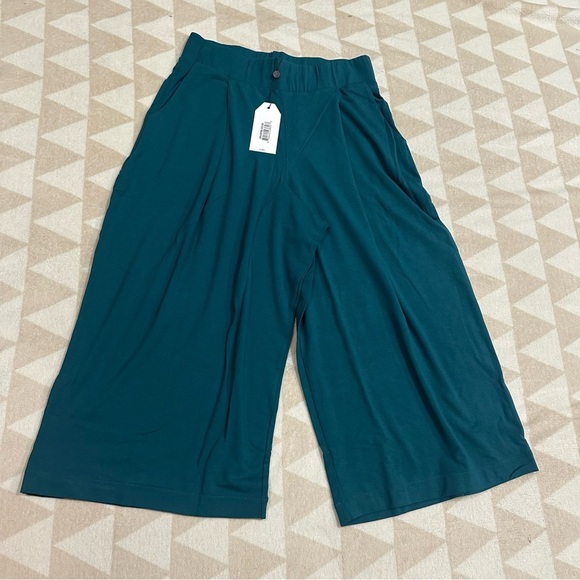 Universal standard casual culottes teal green cropped - Picture 1 of 2